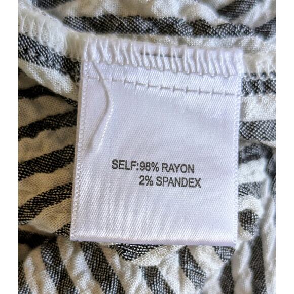 Jane & Delancey Button Down Top Large Gray White Stripe Roll Tab Sleeve Crinkle - Picture 11 of 11